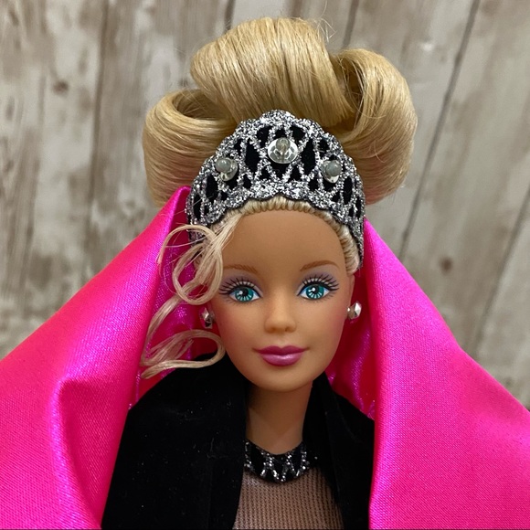 1998 Special Edition Happy Holidays Barbie Doll - Picture 7 of 12